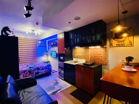 Pine Suites Tagaytay Studio Condo with Balcony .
